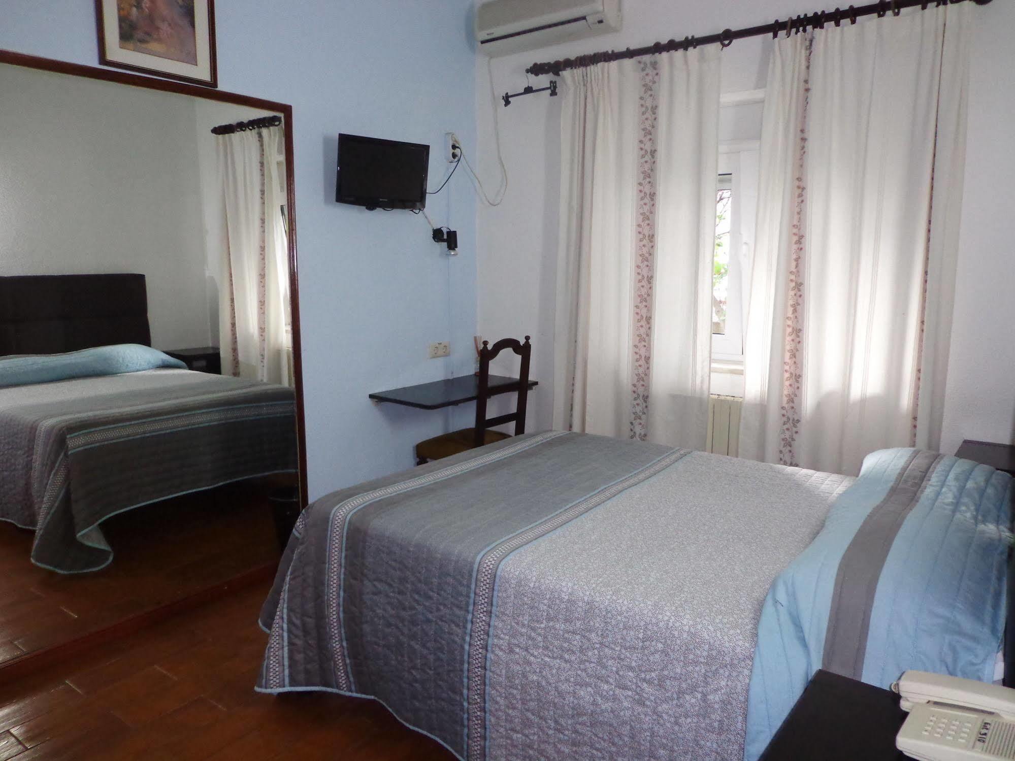 Hotel 4 Estacoes Кавес Екстериор снимка